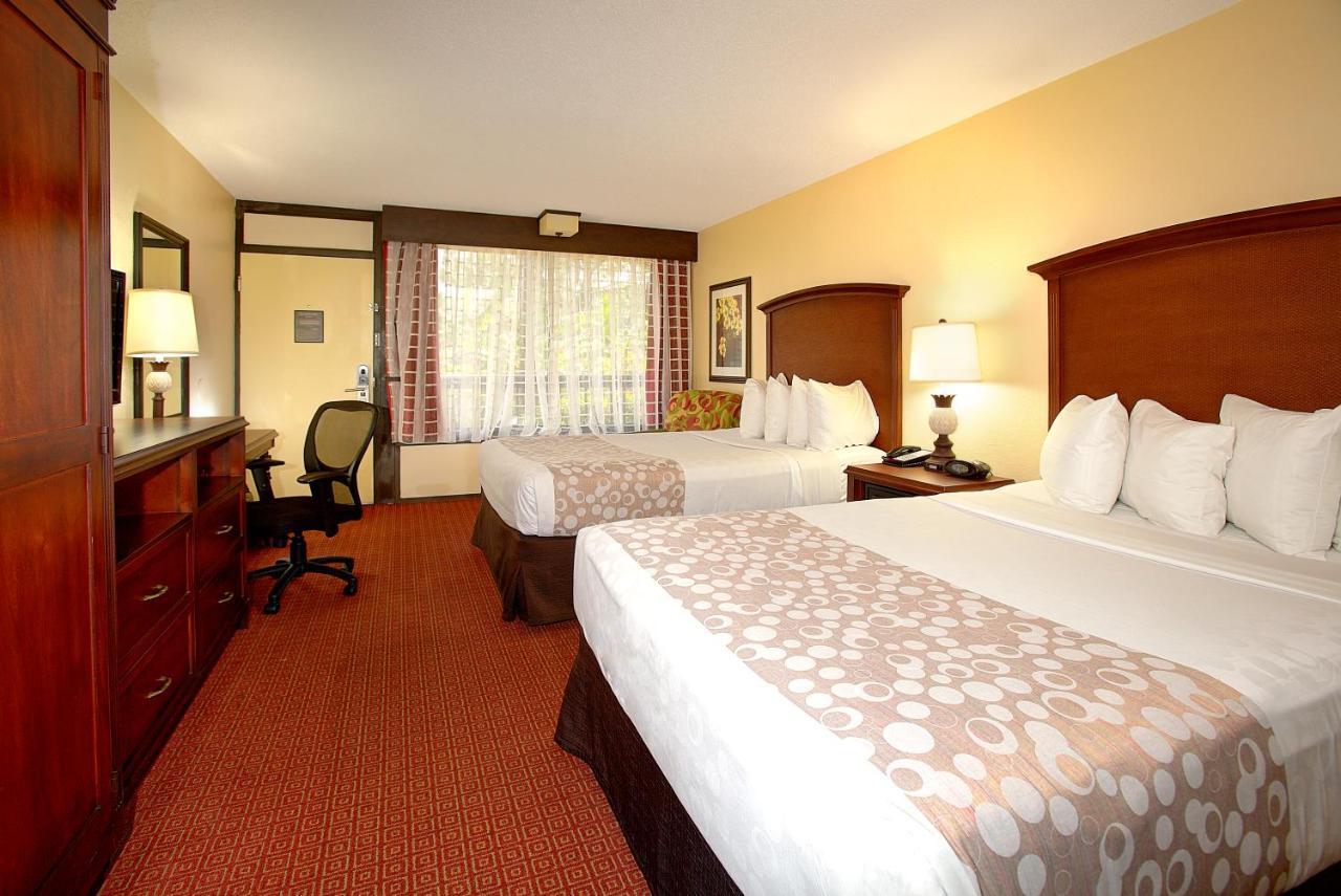 Clarion Inn & Suites At International Drive Williamsburg Ngoại thất bức ảnh
