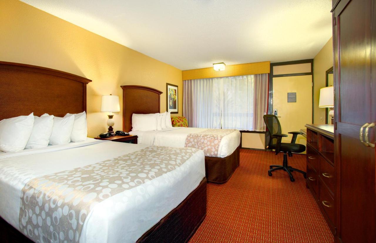 Clarion Inn & Suites At International Drive Williamsburg Ngoại thất bức ảnh