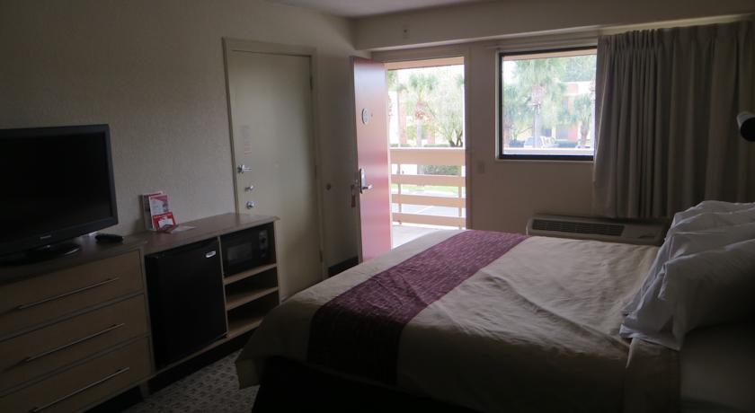 Clarion Inn & Suites At International Drive Williamsburg Ngoại thất bức ảnh