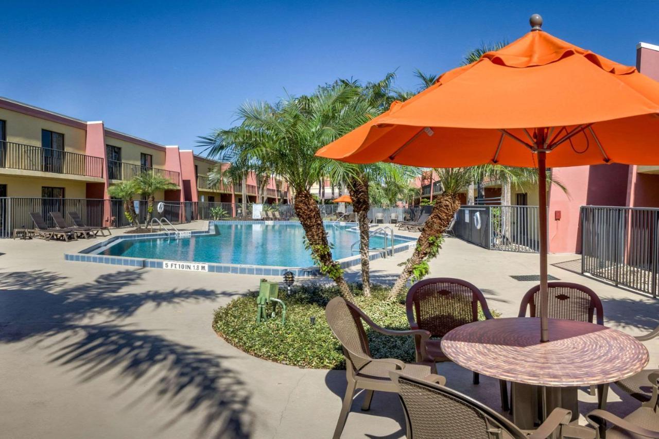 Clarion Inn & Suites At International Drive Williamsburg Ngoại thất bức ảnh
