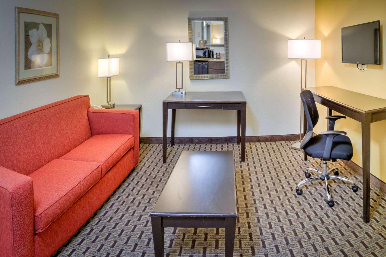 Clarion Inn & Suites At International Drive Williamsburg Ngoại thất bức ảnh