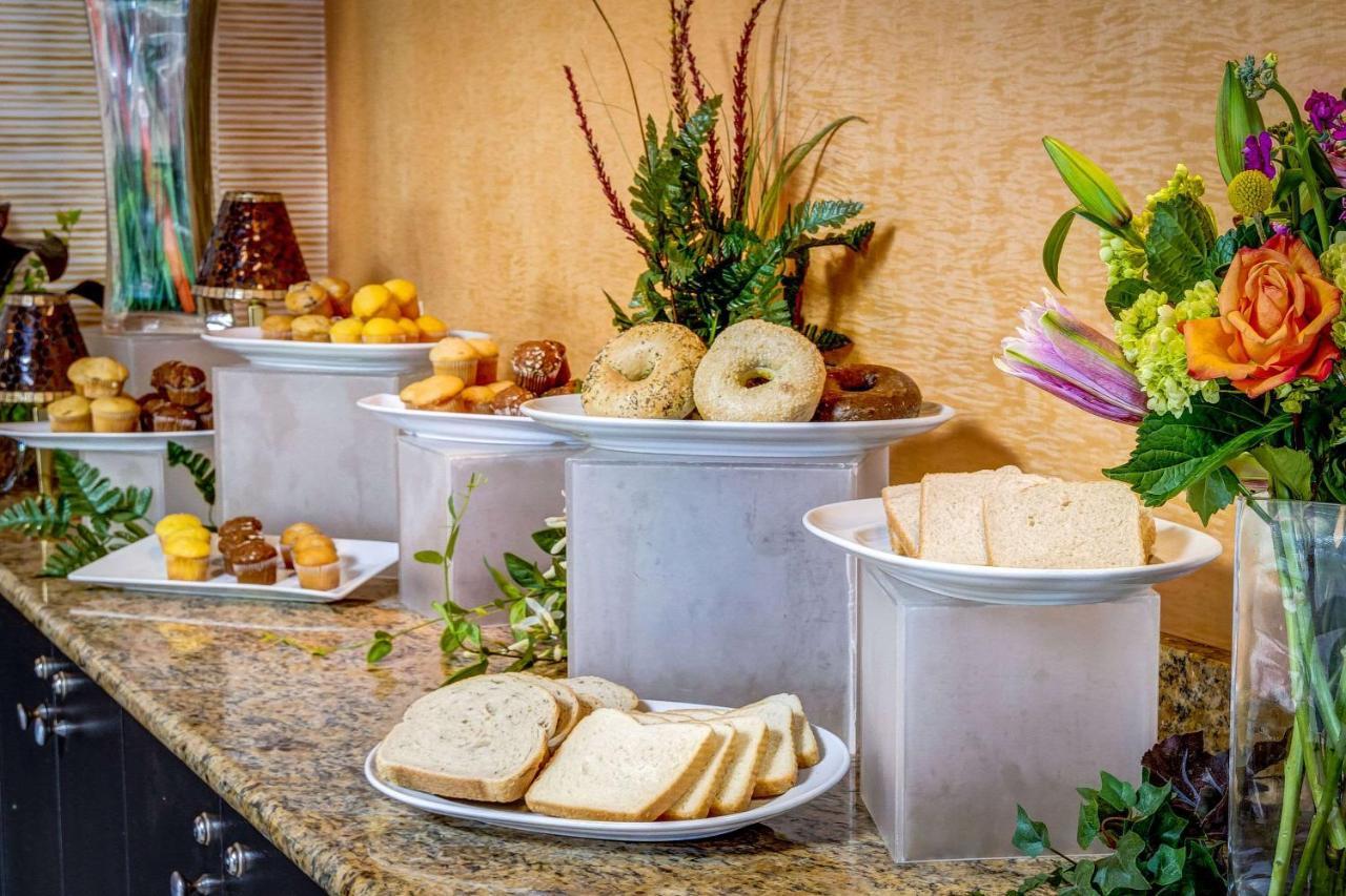 Clarion Inn & Suites At International Drive Williamsburg Ngoại thất bức ảnh