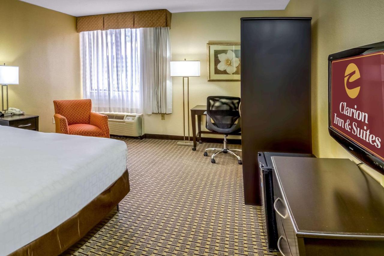 Clarion Inn & Suites At International Drive Williamsburg Ngoại thất bức ảnh